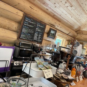 Bowman's Bear Creek Lodge & Cafe - Hotels Near Me - Hope, Alaska