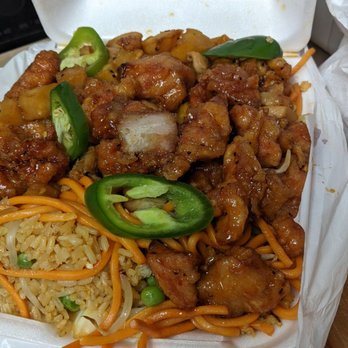 Dragon Express - Two entree combo plate Half rice half noodle With chicken potato & jalapeno Chicken - Chinese Near Me - Chino, California Dragon Express - Two entree combo plate Half rice half noodle With chicken potato & jalapeno Chicken - Chinese Near Me - Chino, California