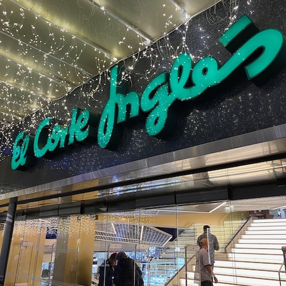 View of the entrance to El Corte Inglés View of the entrance to El Corte Inglés