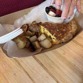 Fishnet Cafe - Quiche of the day & home fries - Cafes Near Me - Bailey Island, Maine