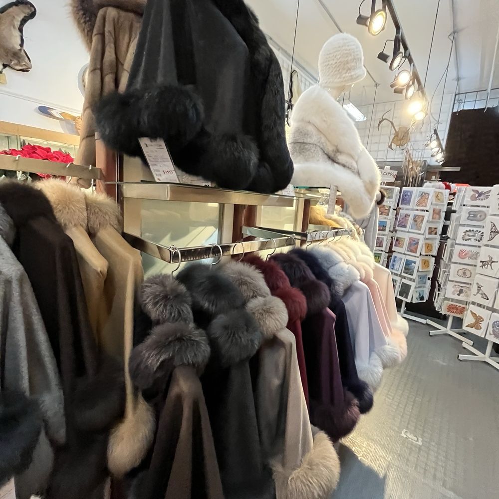 Heritage Gallery - Fur Clothing Near Me - L'ile-Bizard, Quebec