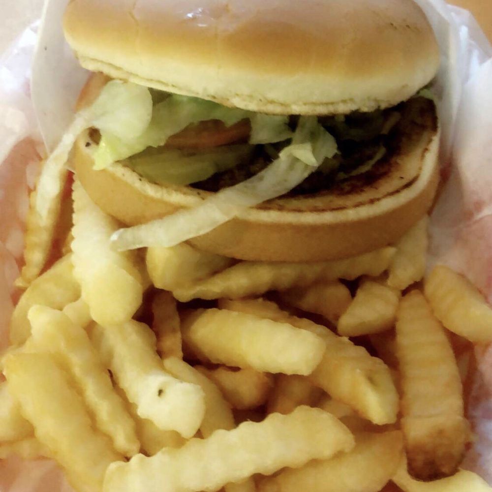 AJ's - Cheeseburger basket - Hot Dogs Near Me - Edna, Texas