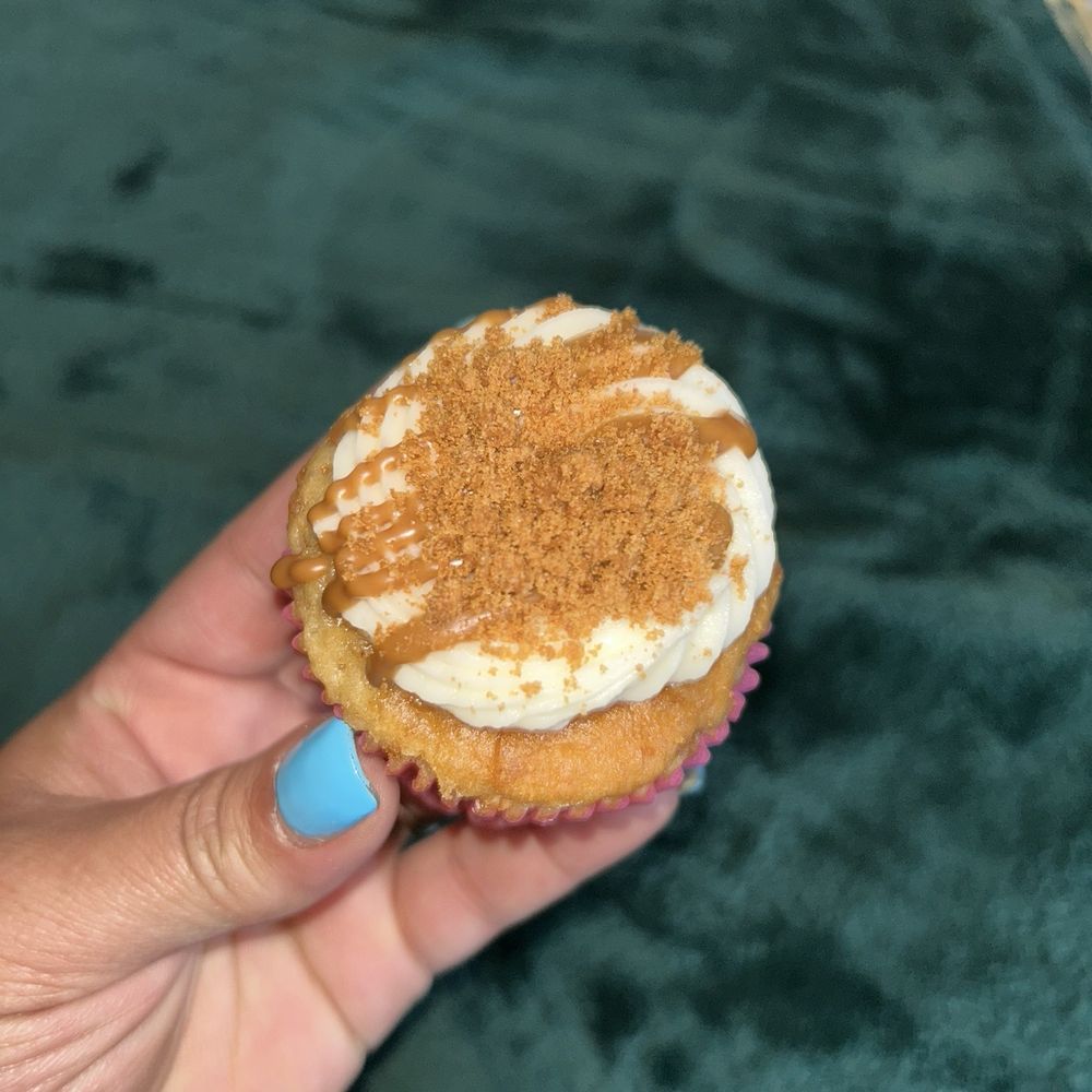 Thee Lab - Cookie butter cupcake - Bakeries Near Me - Queens, New York