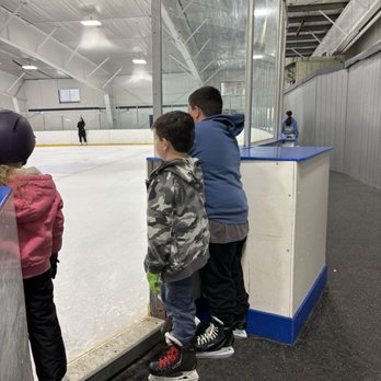 Holiday & Leisure Rinks - Ready to get on the ice for Learn To Skate! - Skating Rinks Near Me - West Seneca, New York Holiday & Leisure Rinks - Ready to get on the ice for Learn To Skate! - Skating Rinks Near Me - West Seneca, New York