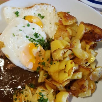 Holstenhof - Meyers Hacksteak mit Spiegeleiern. - German Near Me - Hamburg, HH Holstenhof - Meyers Hacksteak mit Spiegeleiern. - German Near Me - Hamburg, HH