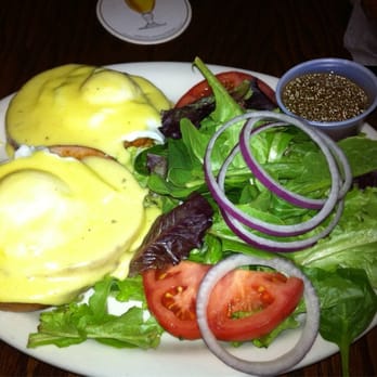 Olde Magoun's Saloon - Eggs Benedict - Irish Near Me - Somerville, Massachusetts