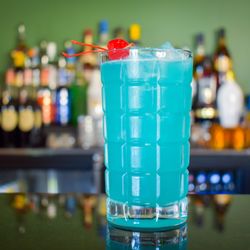 Trop Club - Blue Hawaiian at the Bar