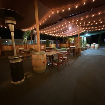 La Strada - Clean and specious for social distance dining. - Italian Near Me - American Canyon, California