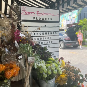 Zoom Bloomz - Florists Near Me - Miami, Florida