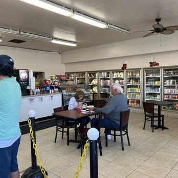 Canela Bakery - Dining area - Bakeries Near Me - Montebello, California
