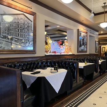 Maggiano's Little Italy - Seating - Italian Near Me - Indianapolis, Indiana Maggiano's Little Italy - Seating - Italian Near Me - Indianapolis, Indiana
