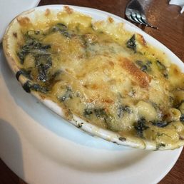 Mac and cheese with spinach. Mac and cheese with spinach.