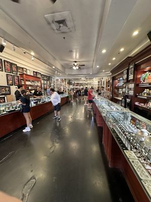 Gold & Silver Pawn Shop by null