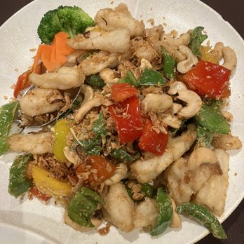 Dim Sum Palace - Fried squid (calamari) with cashews and peppers - Dim Sum Near Me - New York, New York Dim Sum Palace - Fried squid (calamari) with cashews and peppers - Dim Sum Near Me - New York, New York