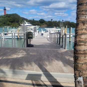 Lucky Shuck - Seafood Near Me - Jupiter, Florida
