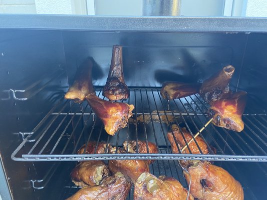 R Farmers' Market & Kitchen by null