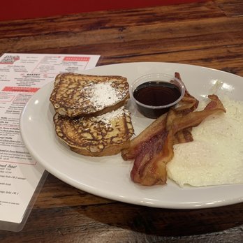 Maple Leaf Diner - Delicious French toast meal! - American Near Me - Dallas, Texas Maple Leaf Diner - Delicious French toast meal! - American Near Me - Dallas, Texas