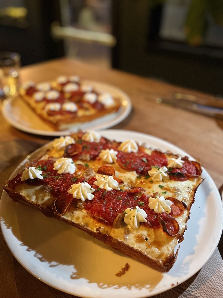 Food from Bear & The Wren