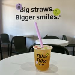 Niko Niko Boba - Peach with mango popping boba