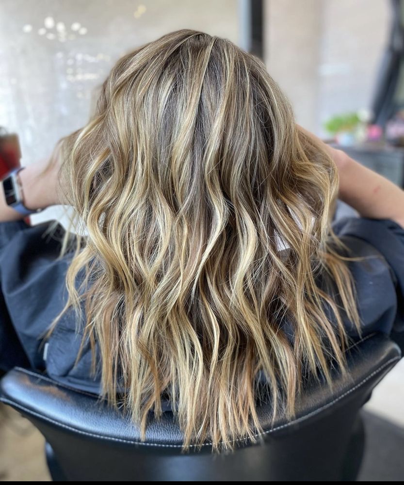 Red Stella Hair Salon