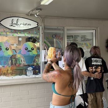 Lahaina Shave Ice - Outside - Desserts Near Me - Honolulu, Hawaii