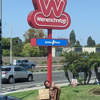 Wienerschnitzel - Fast Food Near Me - Whittier, California
