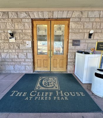 The Cliff House at Pikes Peak by null