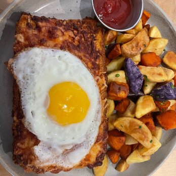 Bachour - Croque madame and potatoes - Bakeries Near Me - Coral Gables, Florida