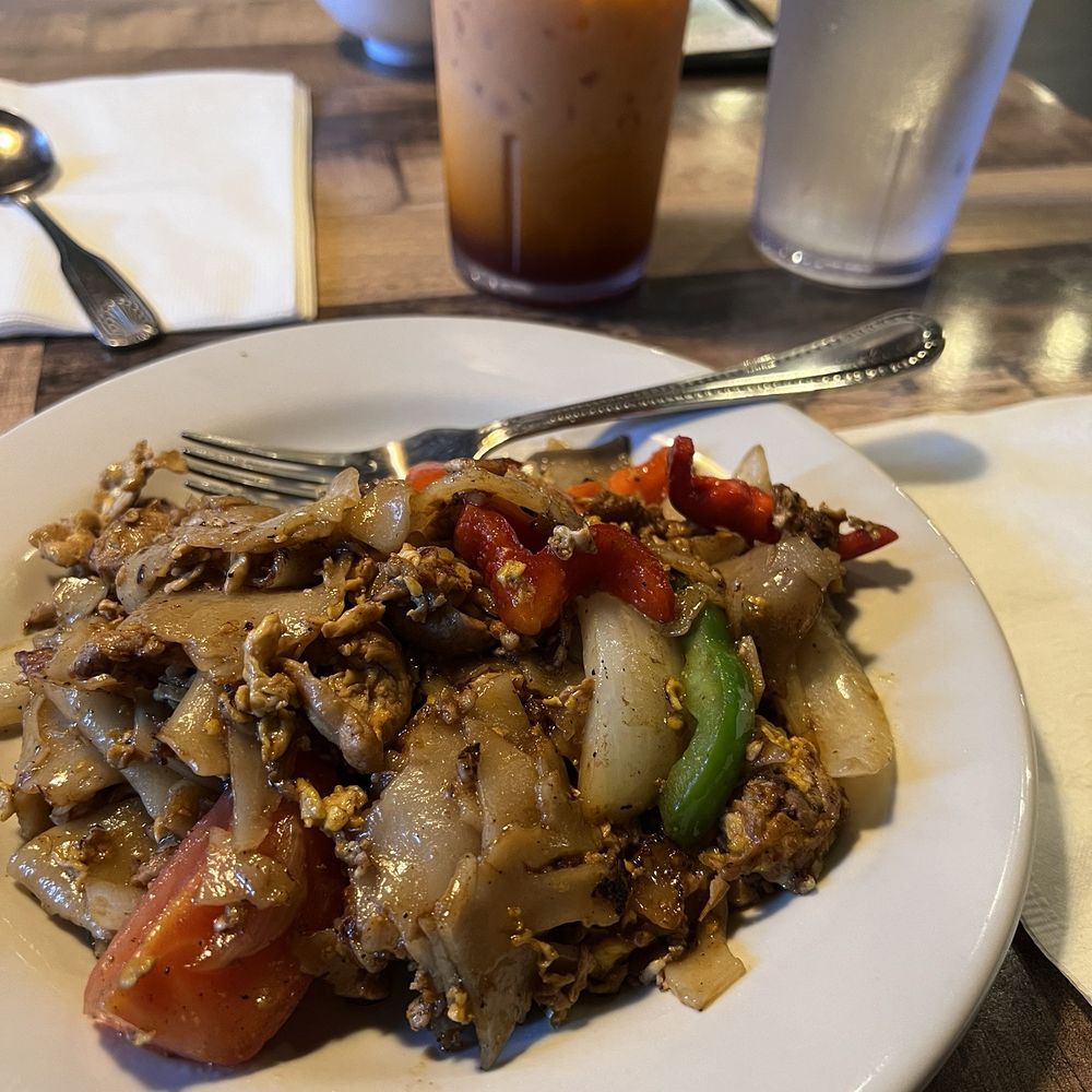 Thai Texas - Drunken noodles with pork - Thai Near Me - Arlington, Texas Thai Texas - Drunken noodles with pork - Thai Near Me - Arlington, Texas