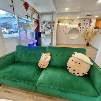 Short & Sweet - Cute couch and stuffies!! - Bubble Tea Near Me - Vancouver, Washington Short & Sweet - Cute couch and stuffies!! - Bubble Tea Near Me - Vancouver, Washington