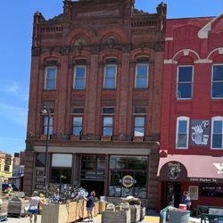 DeVries & Co - Store front