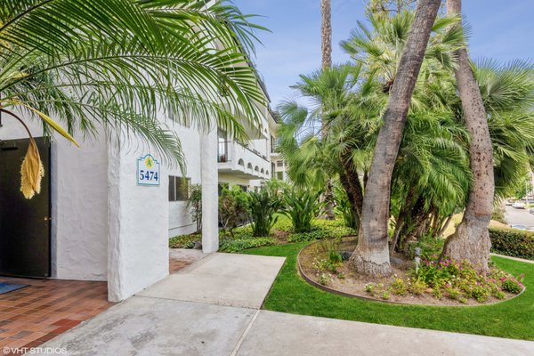 Palmilla Apartments by null