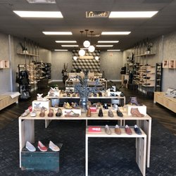 Benjamin Lovell Shoes - New Spring House, PA Location