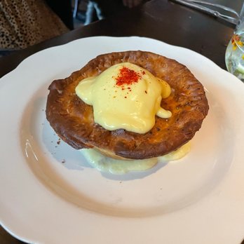 Armitage Alehouse - Breakfast pot pie - Pubs Near Me - Chicago, Illinois