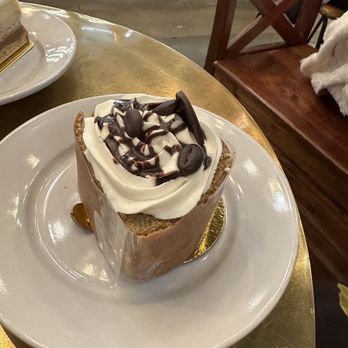 Chateau De Chantilly Cafe - Bakeries Near Me - Chantilly, Virginia Chateau De Chantilly Cafe - Bakeries Near Me - Chantilly, Virginia