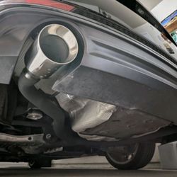 Kinney's Muffler Shop - Clean look to the rear end.