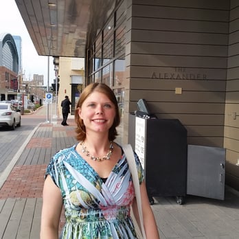 The Alexander - Awaiting the valet at front entrance. - Hotels Near Me - Indianapolis, Indiana