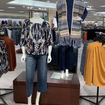 Dillard's - Mannequins 8/30/23 - Department Stores Near Me - Scottsdale, Arizona