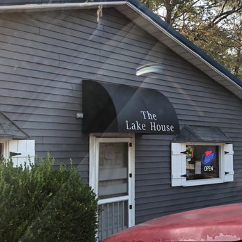 The Lake House Restaurant & Pub - Well maintained exterior - Pubs Near Me - Branson, Missouri