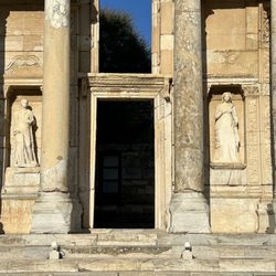 Celsus Kütüphanesi - Walkway to Library of Celsus
