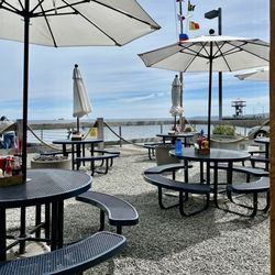 Fish and Crab Shack - Patio seating
