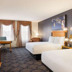 Inn at Great Neck - Deluxe Double Beds