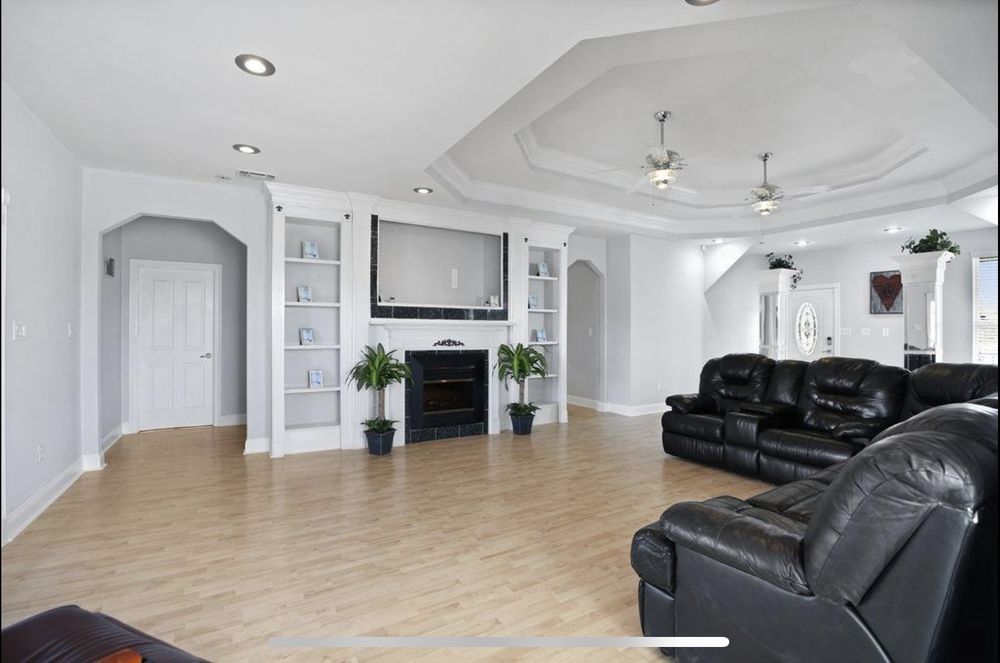 Slide of Chastain Construction