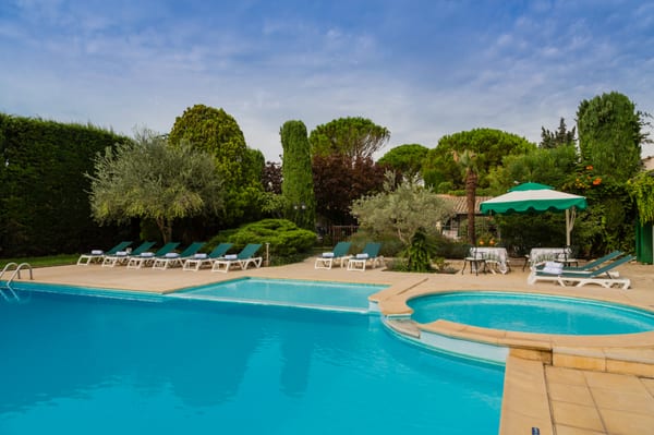 Auberge de Cassagne & Spa | Hotel 5 étoiles Avignon by null