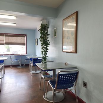 Pleasant counter - The quant interior. - Caterers Near Me - Springdale, Arkansas