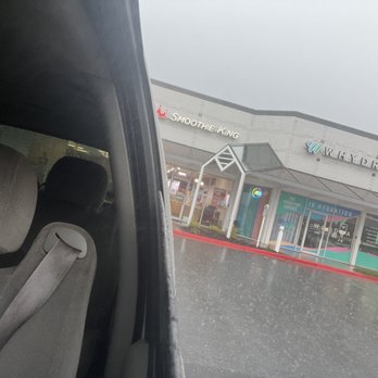 Smoothie King - the front seat of a car in the rain - Juice Bars & Smoothies Near Me - Kennesaw, Georgia Smoothie King - the front seat of a car in the rain - Juice Bars & Smoothies Near Me - Kennesaw, Georgia