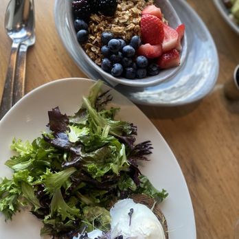 Water's Table - Avocado toast and coconut yogurt with granola - New American Near Me - Renton, Washington Water's Table - Avocado toast and coconut yogurt with granola - New American Near Me - Renton, Washington