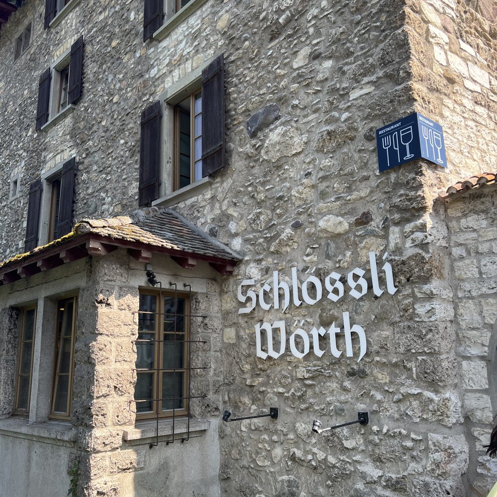 Schlössli Wörth - Entrance to the classic building with a beautiful riverside location. - Mediterranean Near Me - Neuhausen am Rheinfall, SH