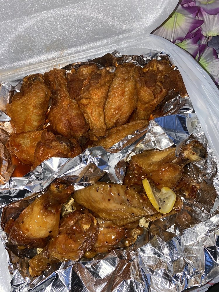 WING WORLD Updated September 2024 34 Photos & 20 Reviews 2700