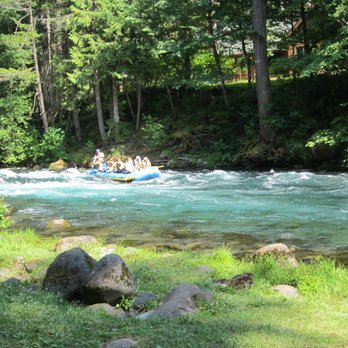 Caddisfly Resort - Happy rafters go by every afternoon! - Hotels Near Me - Mc Kenzie Brg, Oregon